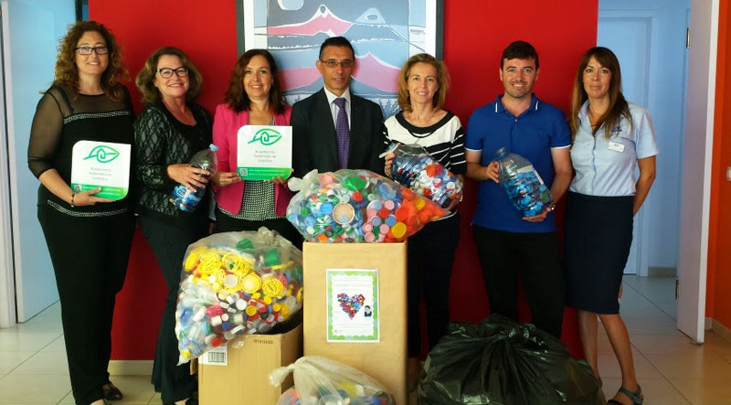 The Group of Sustainable Accommodations ASOLAN carries out a new delivery of solidarity plastic caps